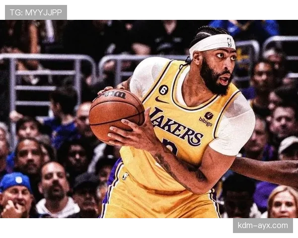 安东尼·戴维斯挡拆拉开内线空间助浓眉篮下高效得分